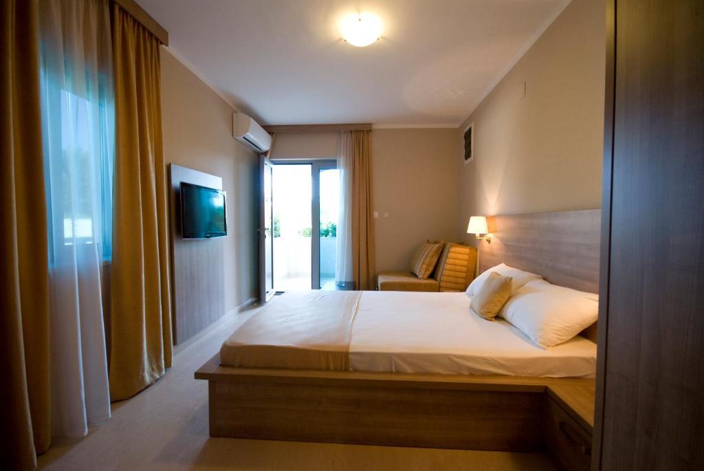 Vila V Lux Apartments Petrovac Habitación foto