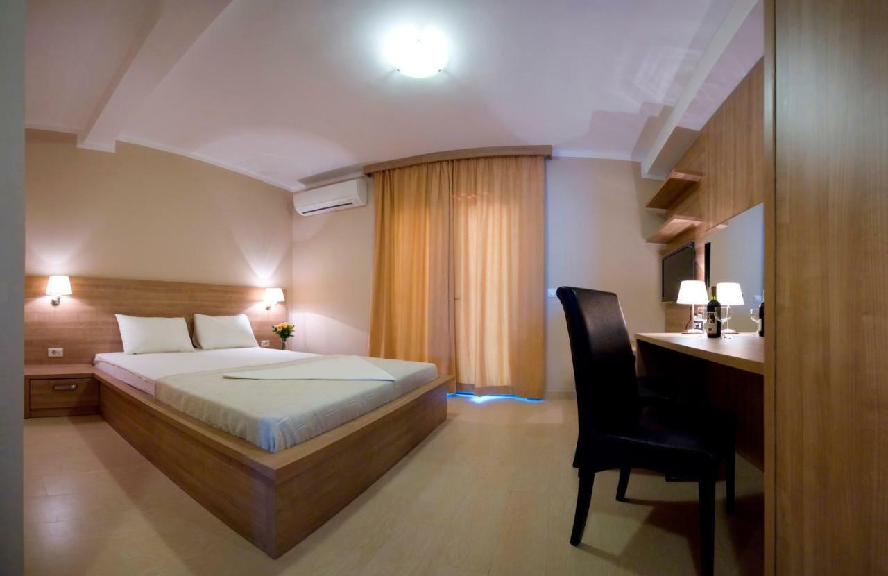 Vila V Lux Apartments Petrovac Exterior foto